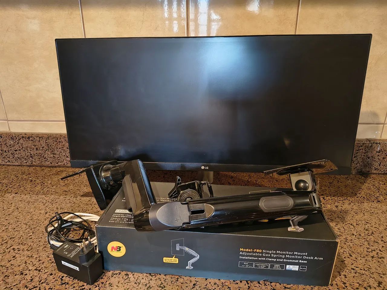 Monitor 29 Polegadas Vertical Monitor LG 29 polegadas e suporte articulado - Monitores - Alto ...