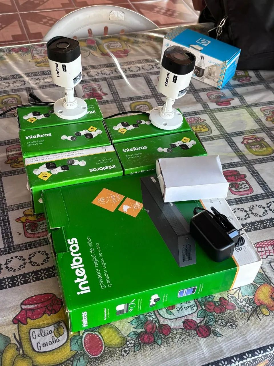 Kit CFTV Câmeras Intelbras Novo