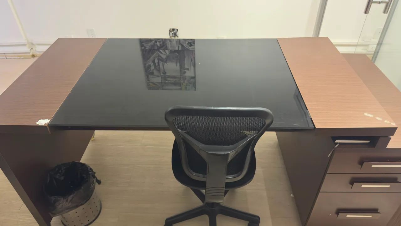 Conjunto de Mesa De Escritório, Mesa e Armários, PREÇO NEGOCIÁVEL!!!! - Foto 2