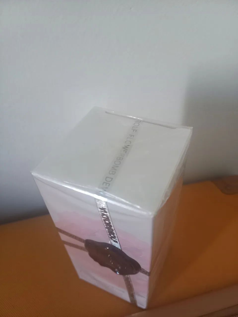 PERFUME FLOWERBOMB VIKTOR E ROLF LACRADO - Foto 3
