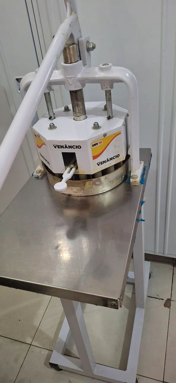 Venda-se  divisora de massas venacio - Foto 4