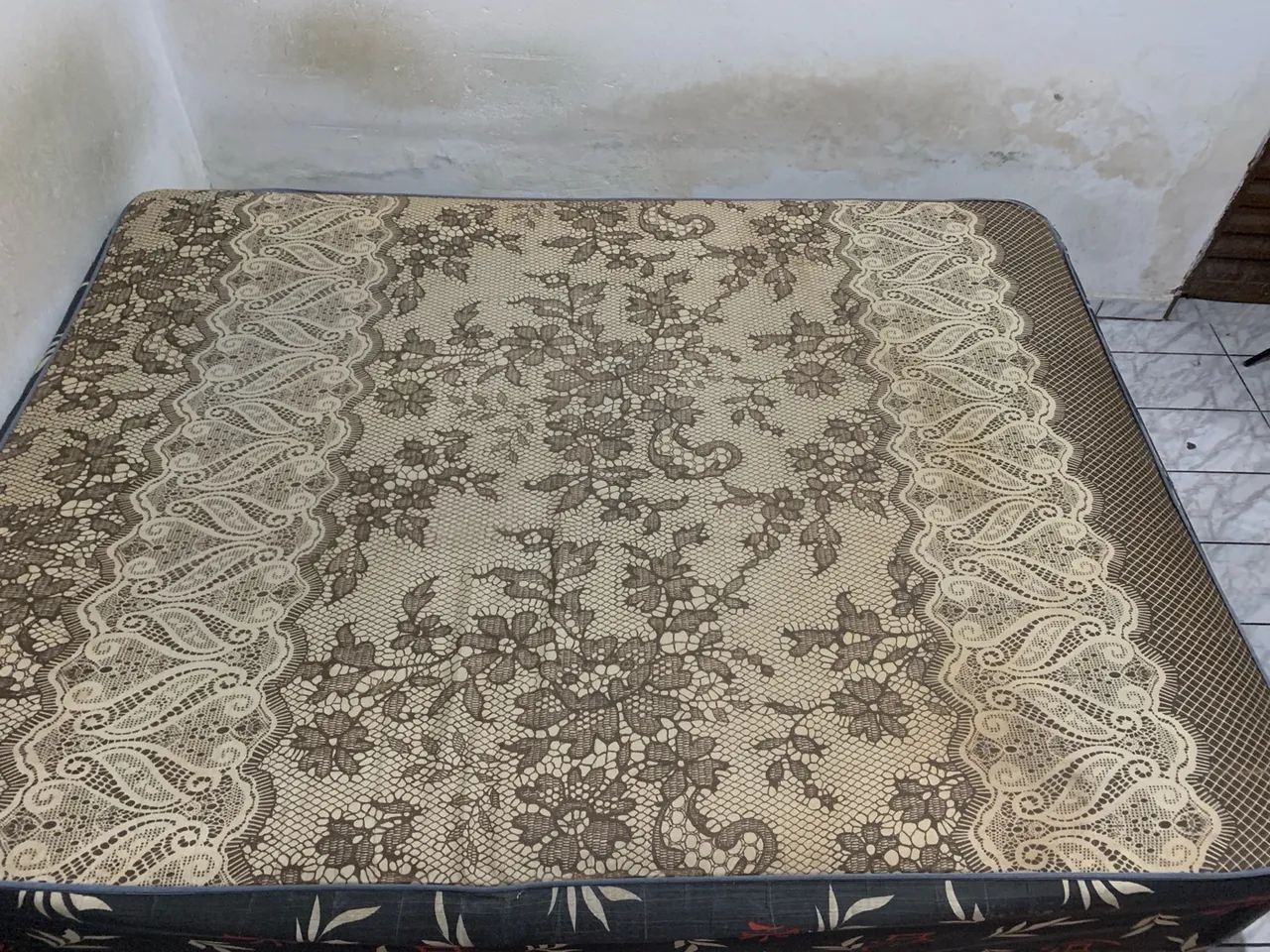Vende se cama de casal usada 