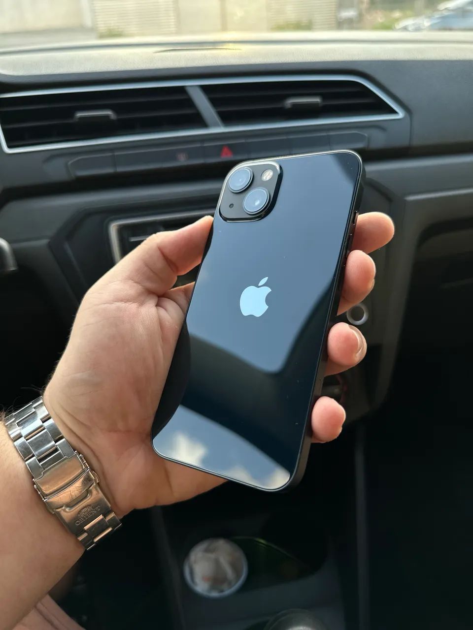 iPhone 13 128gb com nota fiscal, caixa e todos acessórios!  - Foto 2