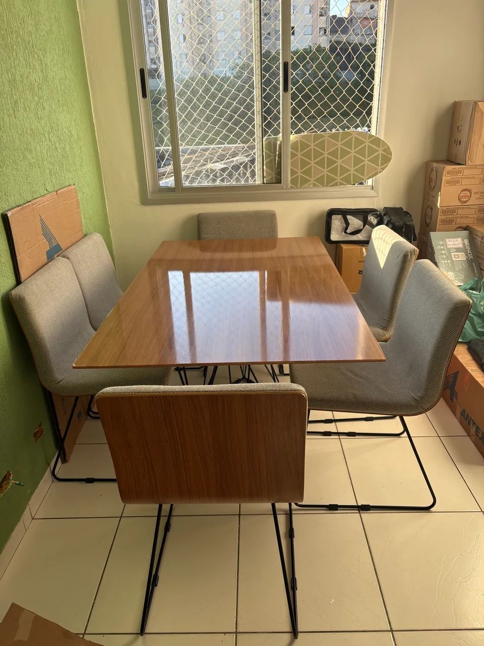 Mesa laca com vidro e ferro 6 lugares  - Foto 3