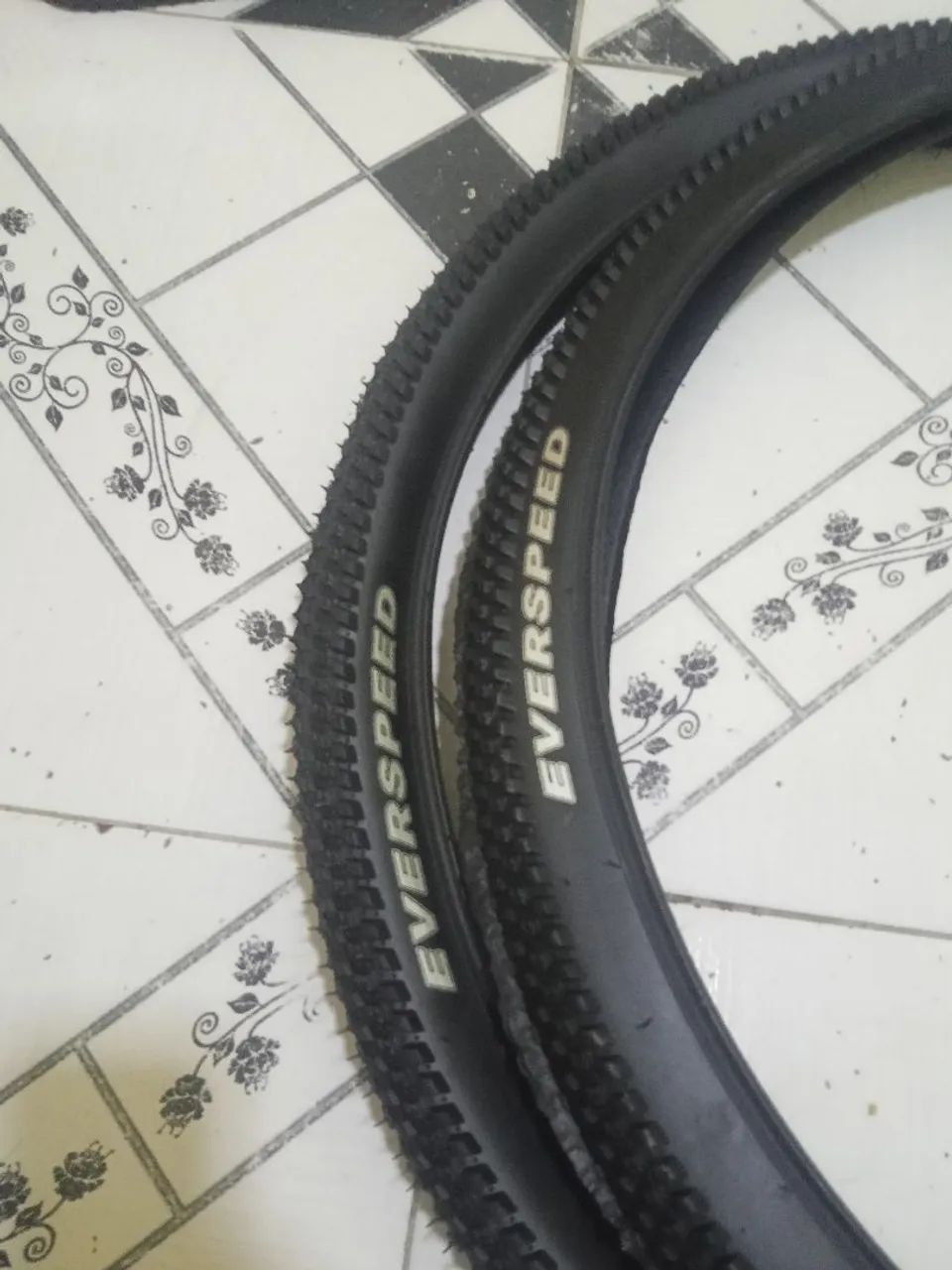 Par de pneus aro 29 zerado 