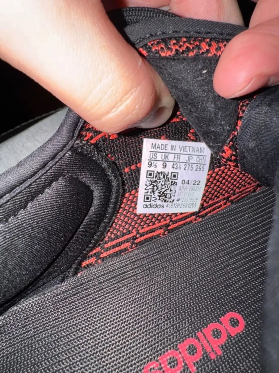 Yeezy Boost 350 v2 Core Black Red - Foto 3