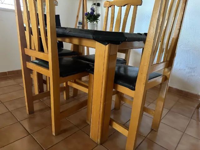 MESA MADEIRA 4 LUGARES 