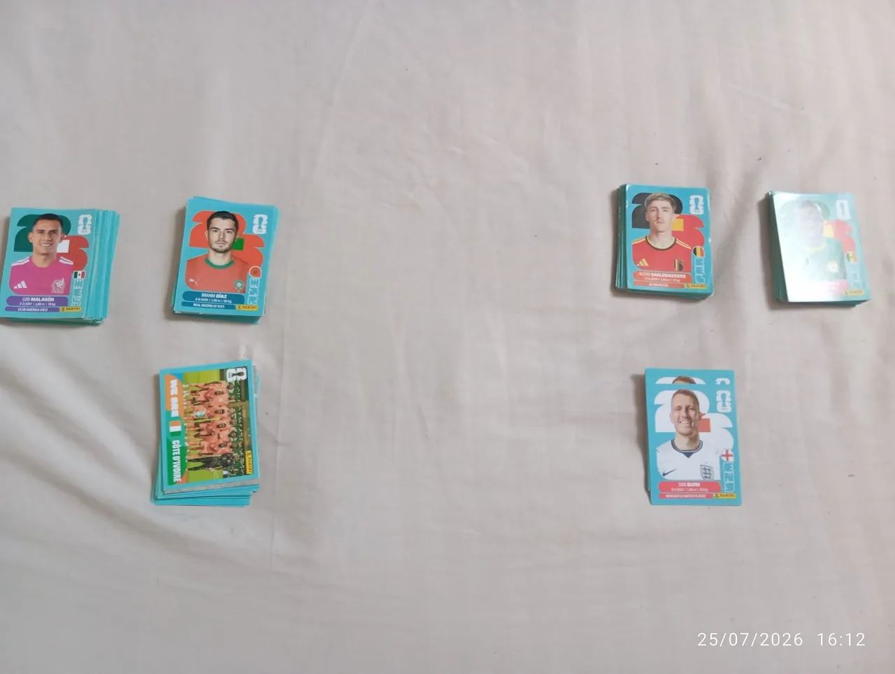 Kit 200 figurinhas da copa aleatórias