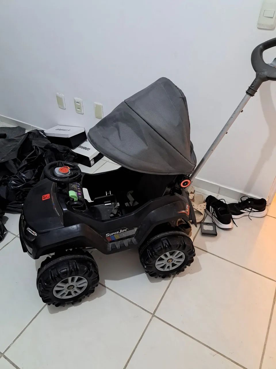 Carrinho quadriciclo 