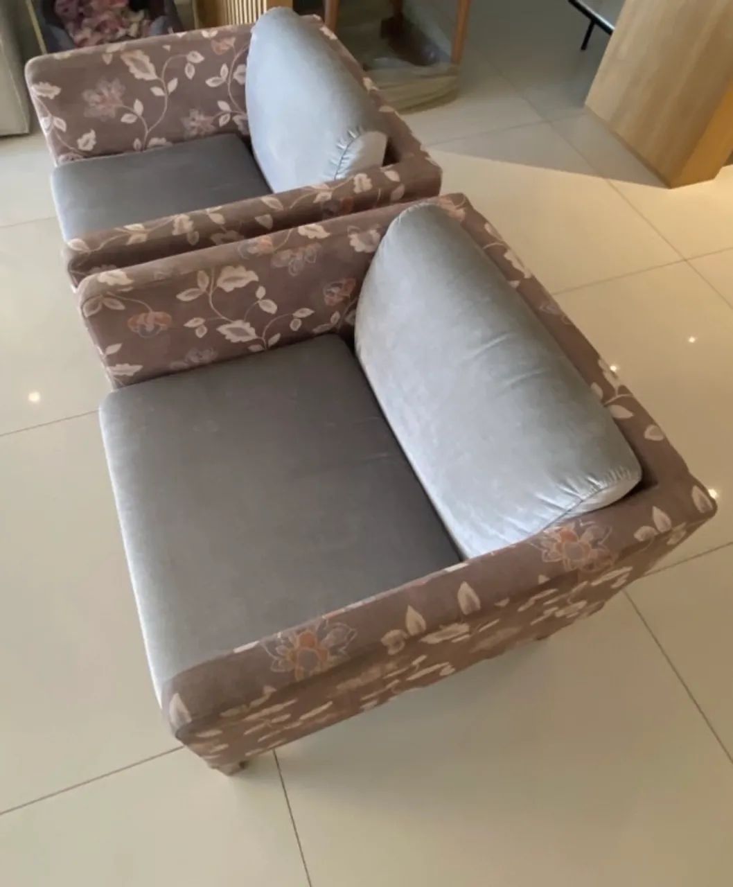 Poltronas estofadas 