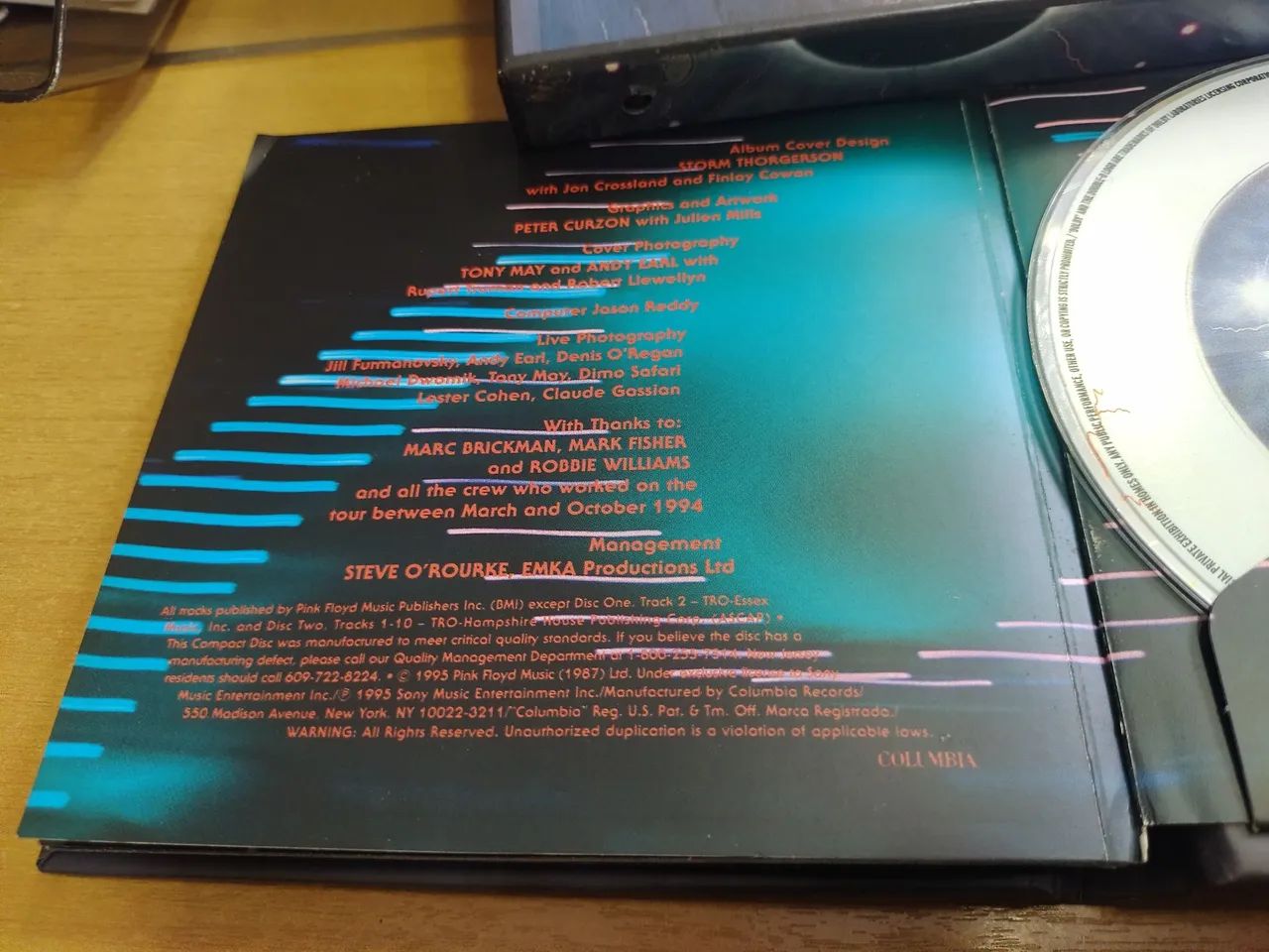 Cd do Pink Floyd, álbum Pulse, com Led acendendo, ótimo estado. - Foto 2