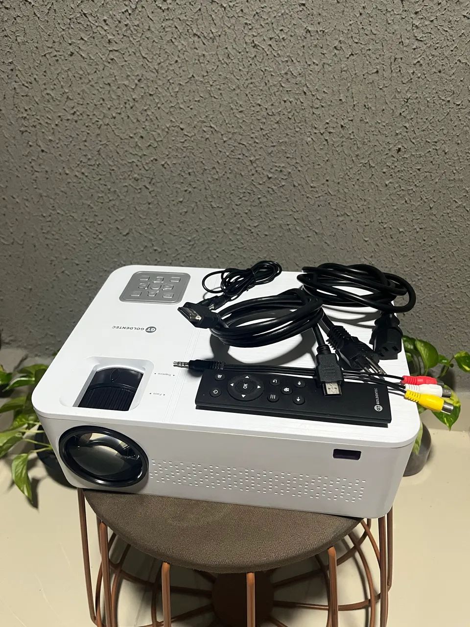 Projetor Goldentec + telão para data-show