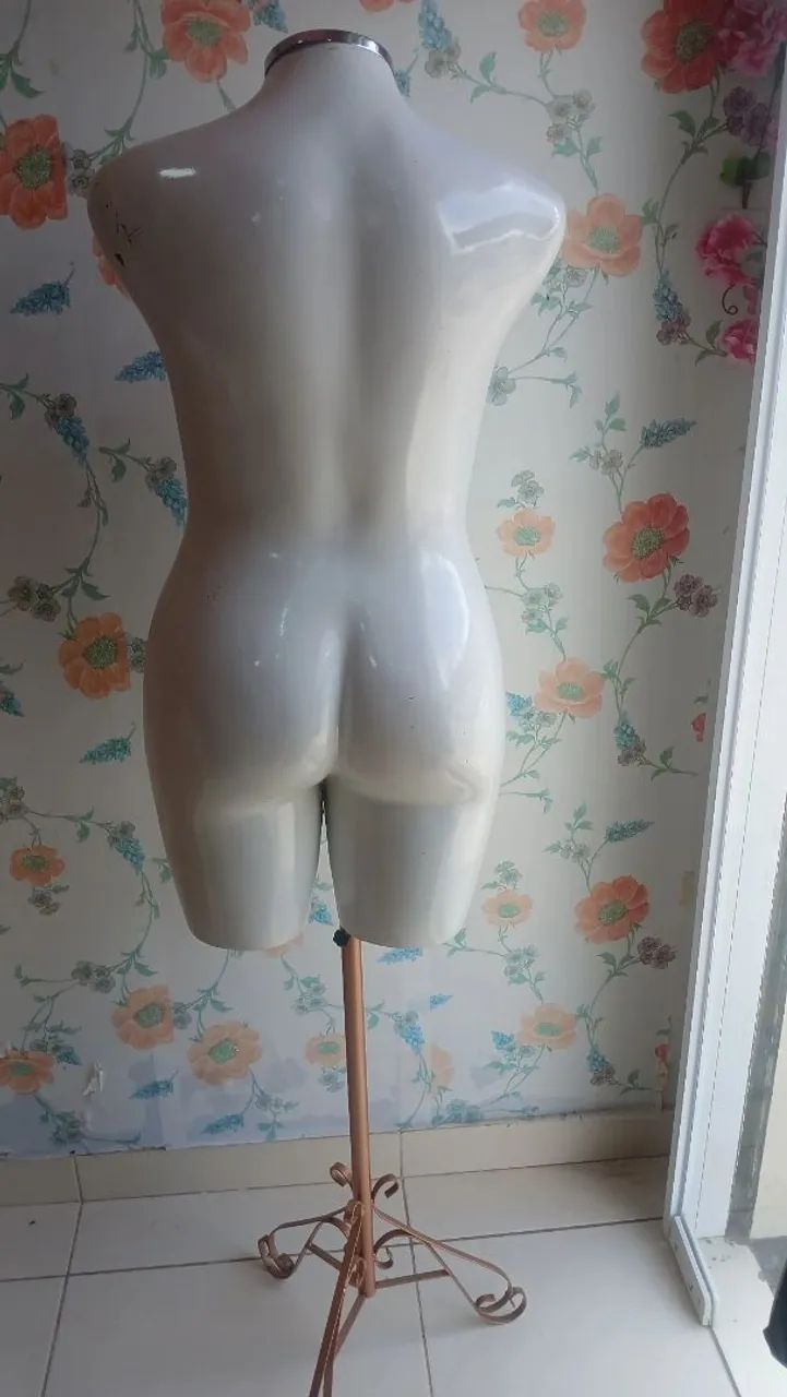 Vendo manequim plus size de fibra - Foto 4