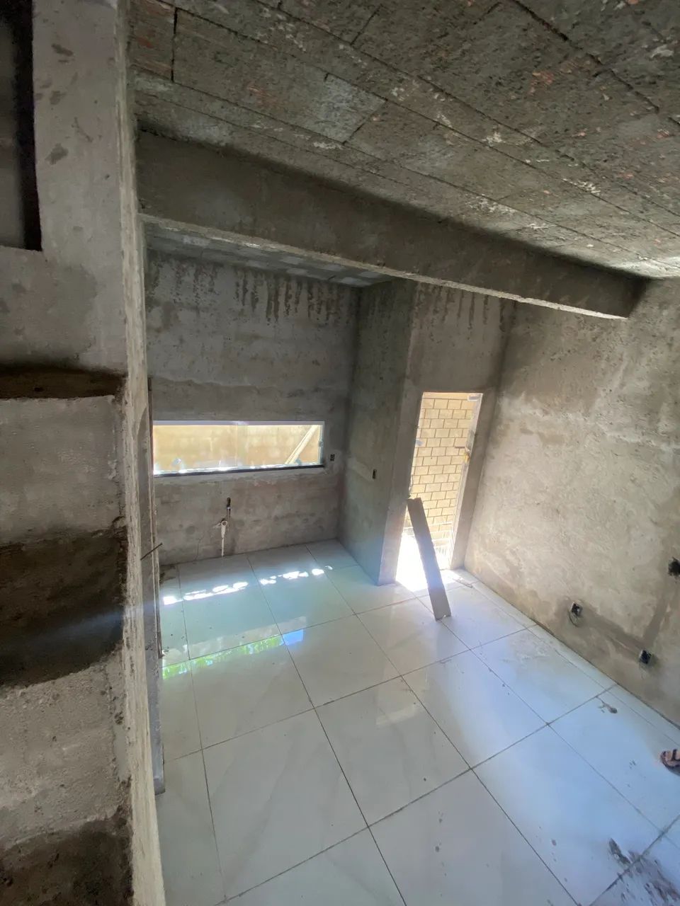 Vendo duplex em fase de acabamento 