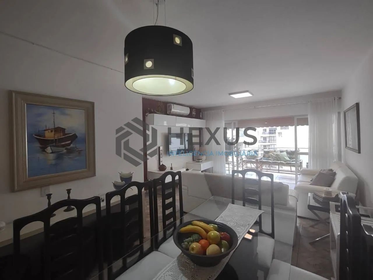 Apartamento com varanda e lazer na Praia da Enseada, Guaruja - Foto 2