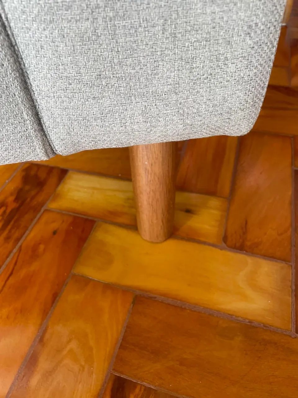 Sofá moderno 3 lugares excelente estado - Foto 4