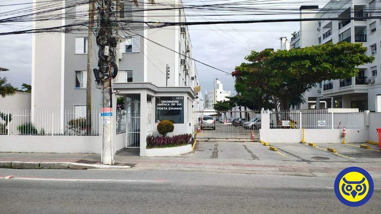 Apartamento de 3 dormitórios bairro Abraão em Florianópolis