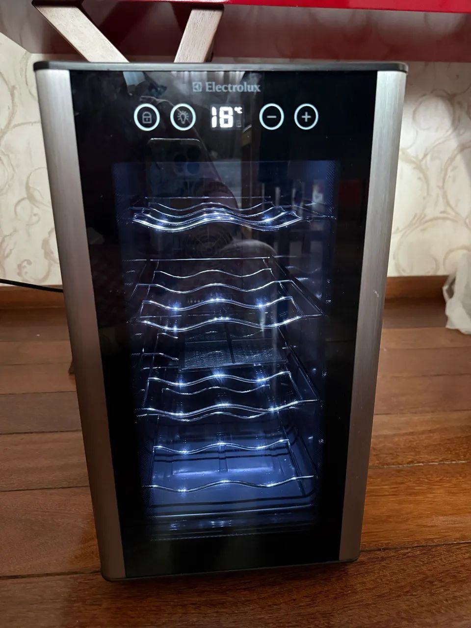 Adega Electrolux com luz 8 garrafas - Foto 4