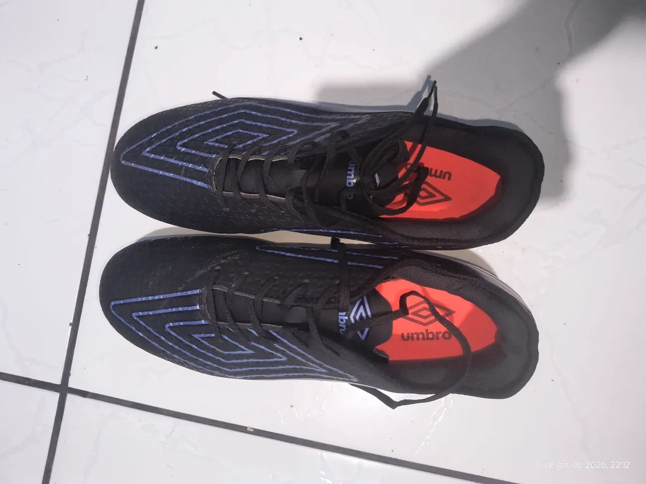 "Chuteira original da umbro"