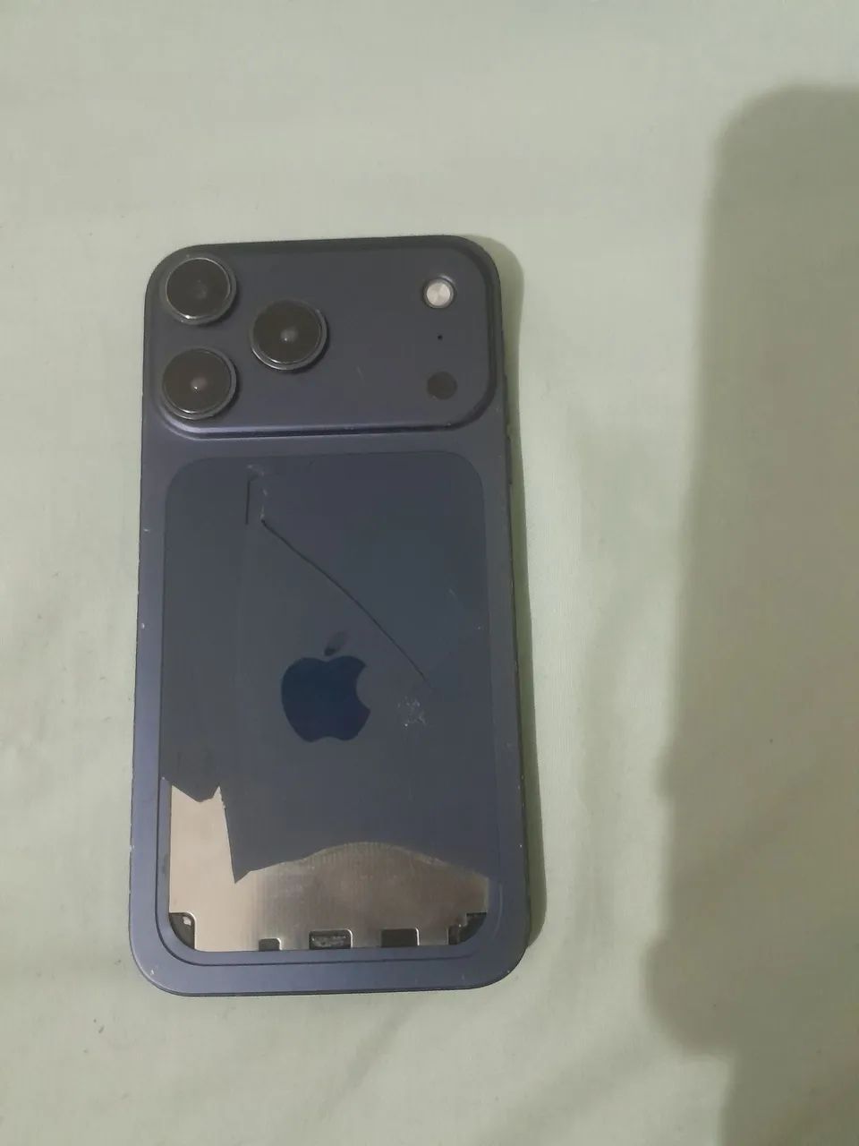 Iphone 11 na carcaça do 17 pro