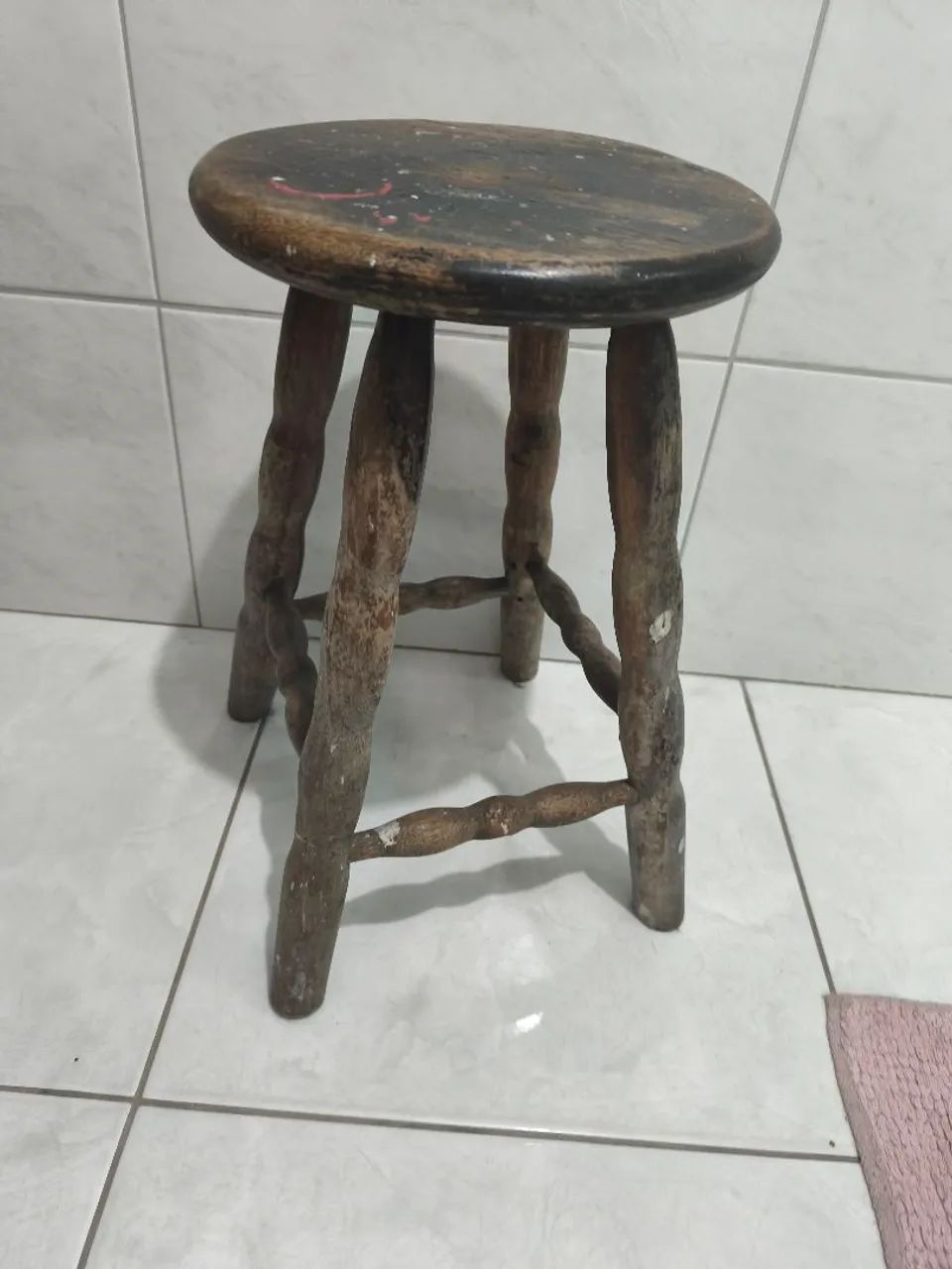 Banqueta em madeira 