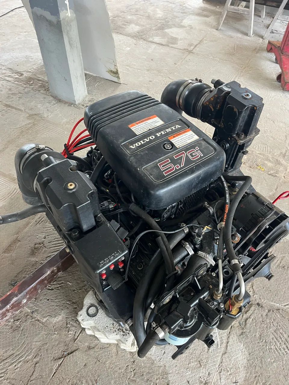 Motor Volvo Penta 5.7 GI EFI V8 - 270 HP Revisado  Rabeta Volvo Penta DP-S Duoprop 1.95:1 - Foto 5