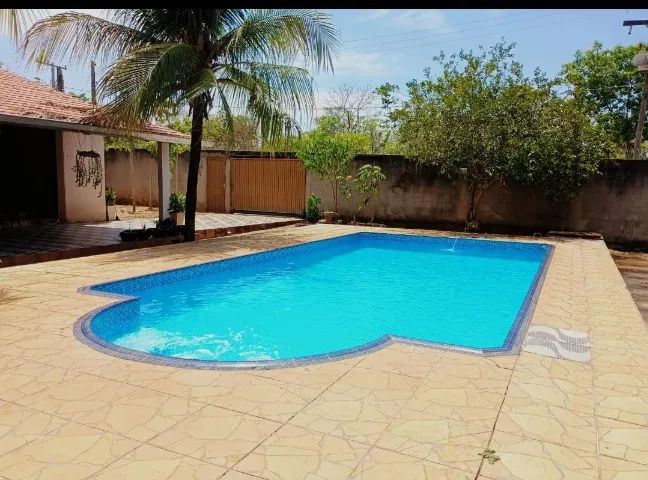 CASA COM PISCINA