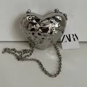 Bolsa de coração Zara  - Foto 2
