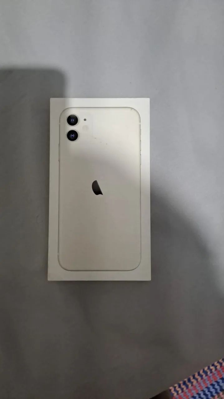 iPhone 11 128GB Branco | Excelente Estado | 3 Capinhas + Cabo