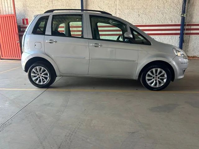 Fiat Idea ATTRACTIVE 1.4 8V FLEX 2015