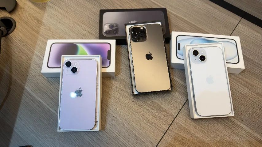 Iphone 15 128gb por 2800 ou Iphone 14 128gb por 2600,00 Todos extremamente novos s/ riscos - Foto 5