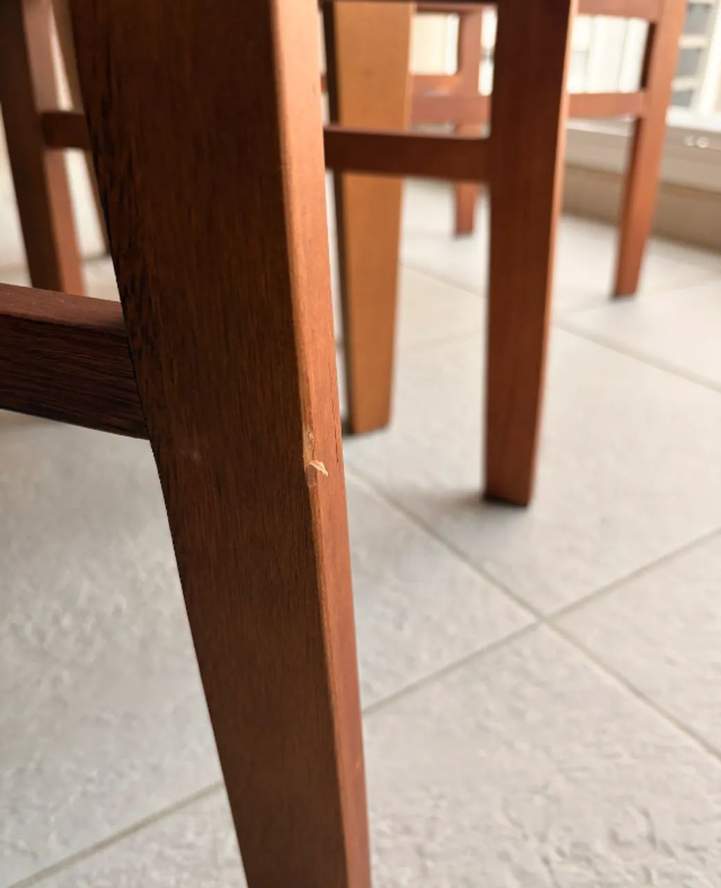 Mesa de jantar Tock extensível 80/160cm madeira e vidro COM 4 CADEIRAS - Foto 4