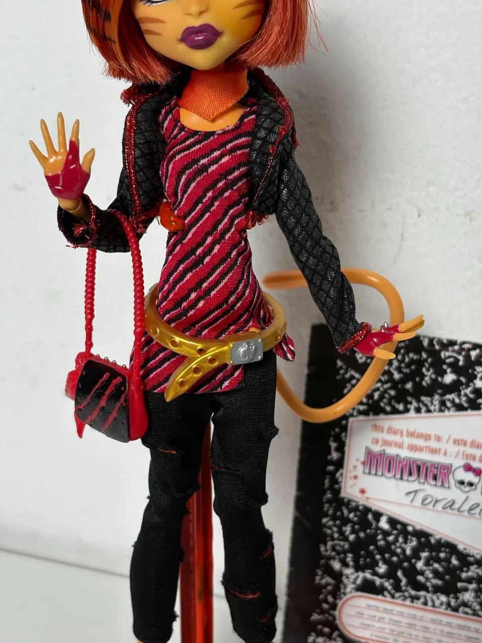 Boneca Básica Monster High Toralei Stripe Wave 1 - Foto 3