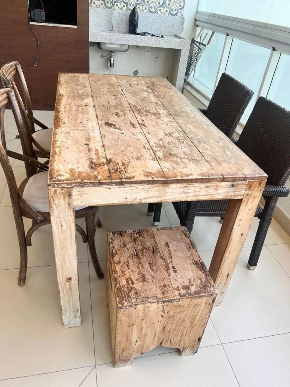 Mesa madeira maciça com 5 cadeiras
