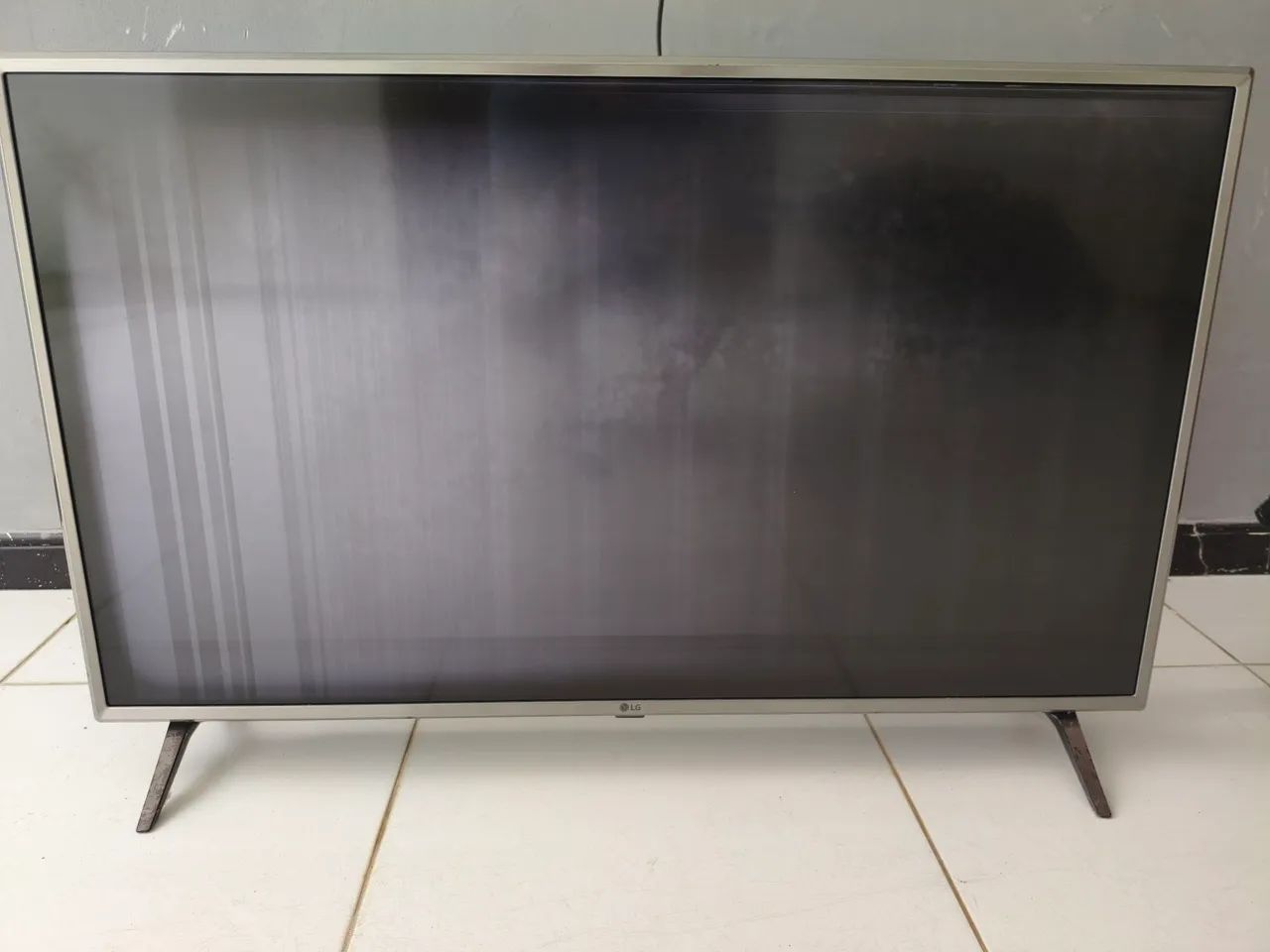 Tv LG 43" com defeito na tela