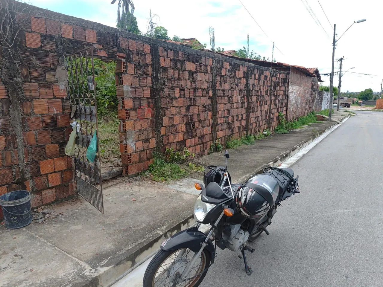 Vendo este terreno, ótimo localização 