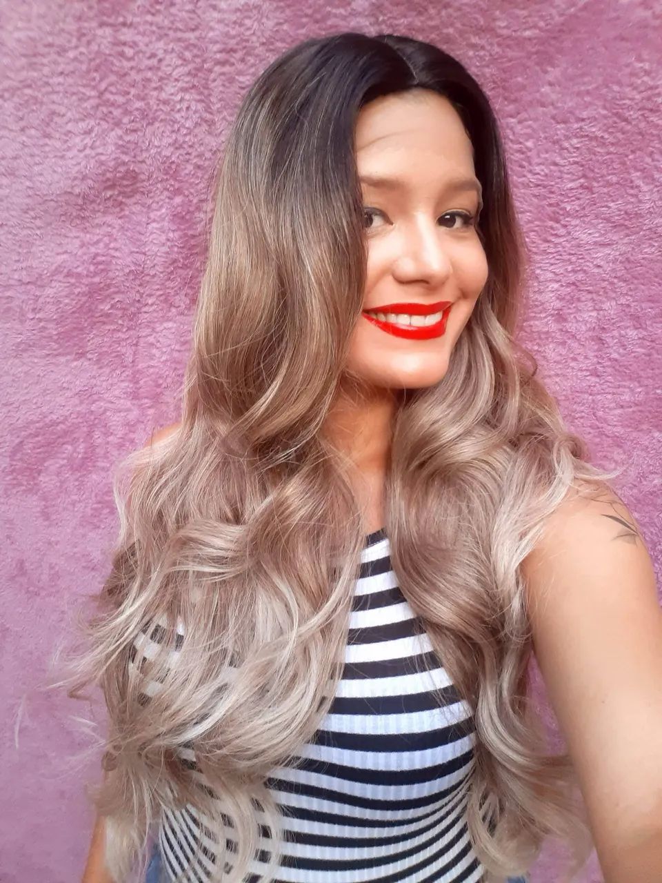 Peruca front lace cabelo humanizado loiro raiz esfumada 70cm  - Foto 3