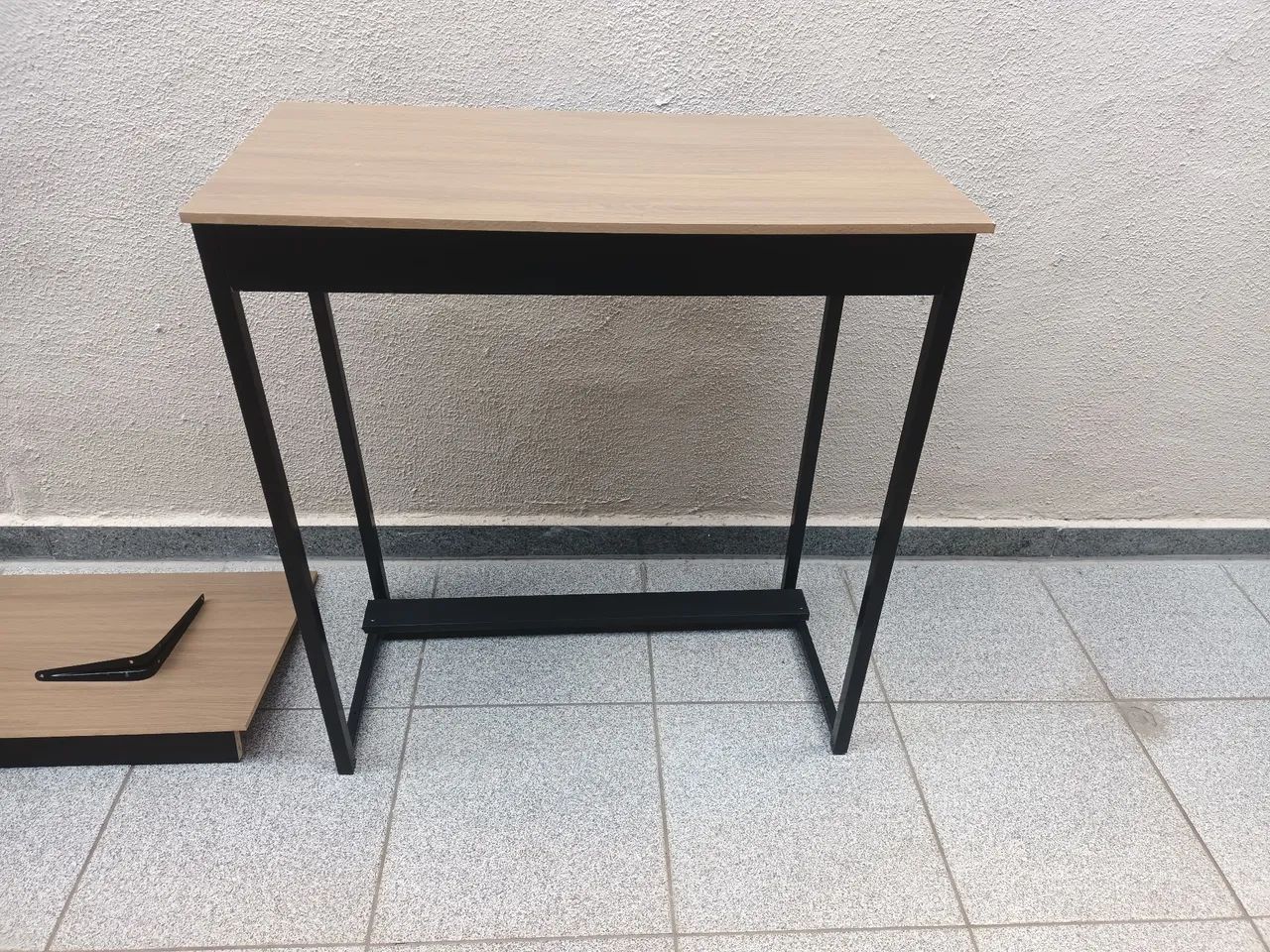 Mesa escrivaninha grátis prateleira - Foto 3