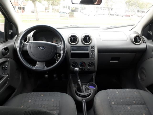 FORD FIESTA HATCH PERSONNALITE 1.0 8v 4P 2003 - Foto 5