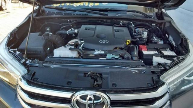 TOYOTA HILUX CD SRX 4X4 2.8 TB AT Cinza 2018/2018 - Foto 12