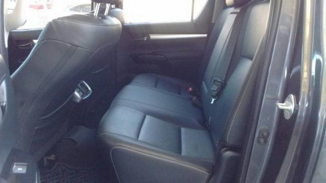 TOYOTA HILUX CD SRX 4X4 2.8 TB AT Cinza 2018/2018 - Foto 13
