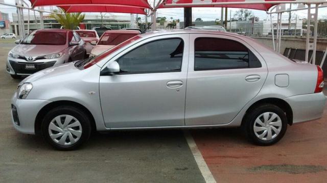 TOYOTA ETIOS SEDAN X 1.5 16V AT FLEX Prata 2018/2018 - Foto 9