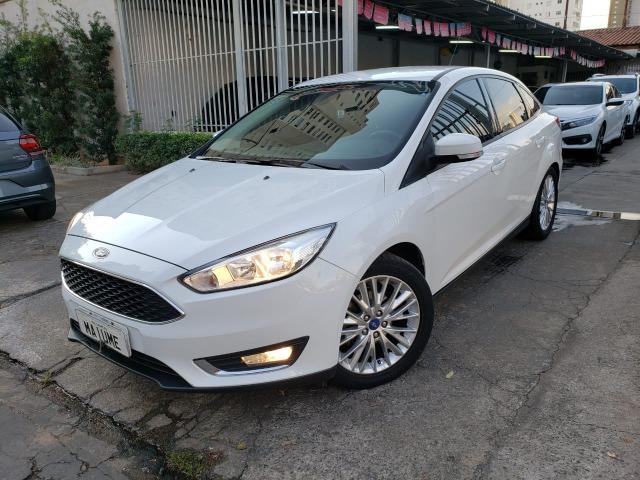 Ford Focus fastback SE plus sedã 2.0 15/16 flex aut. branco