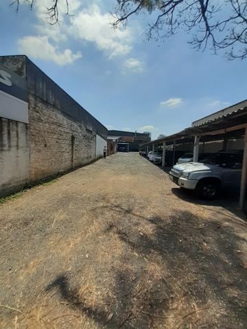 Ponto de estacionamento e lavagem