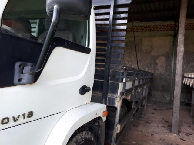 Vende-se caminhao iveco 2011 - Foto 3
