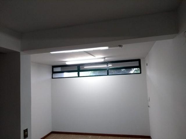 Sobrado com elevador em região de clinicas e hospitais com 580m² próximo da Av. Curitiba - Foto 17