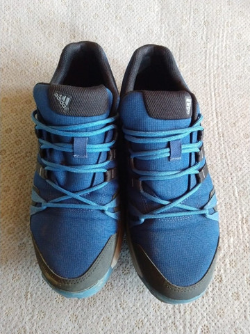 tenis adidas traxion