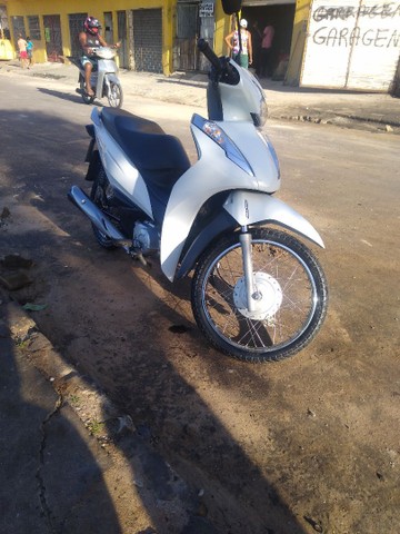 VENDO UMA BIZ 110