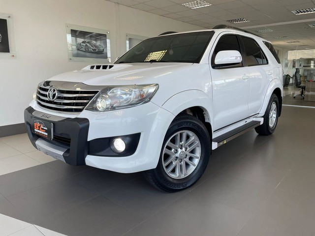 TOYOTA HILUX SW4 3.0 SRV 4X4 7 LUGARES 16V TURBO INTERCOOLER DIESEL 4P AUT