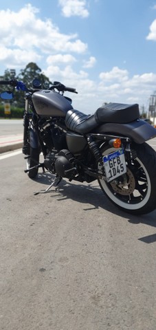 HARLEY DAVIDSON IRON 883